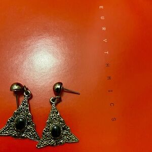 Silver-Tone Filigree Triangle Drop Earrings with Black Stone